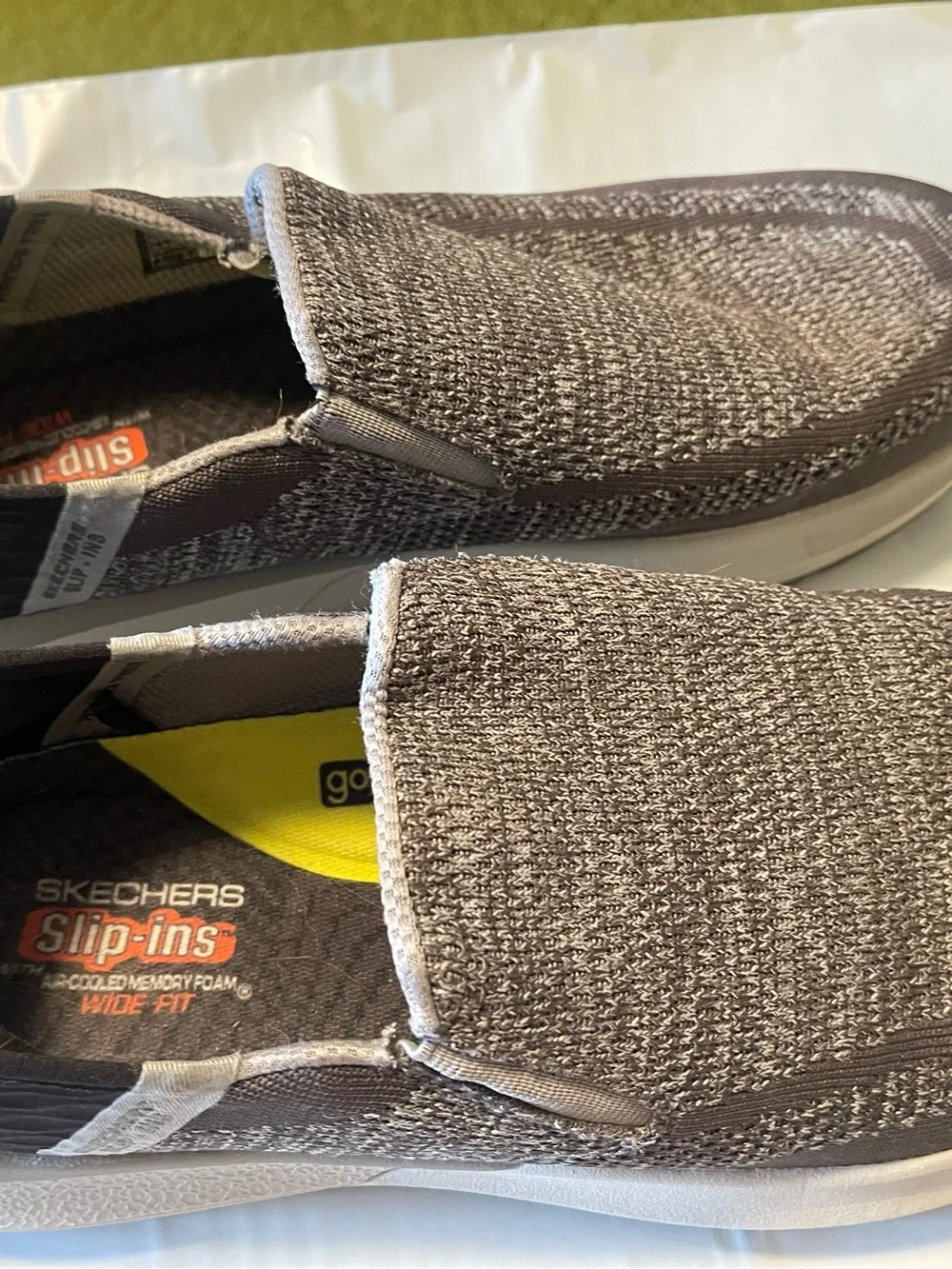 Skechers  Men’s Slip-Ins Neville Slip On  Sneaker Size 10  Gray